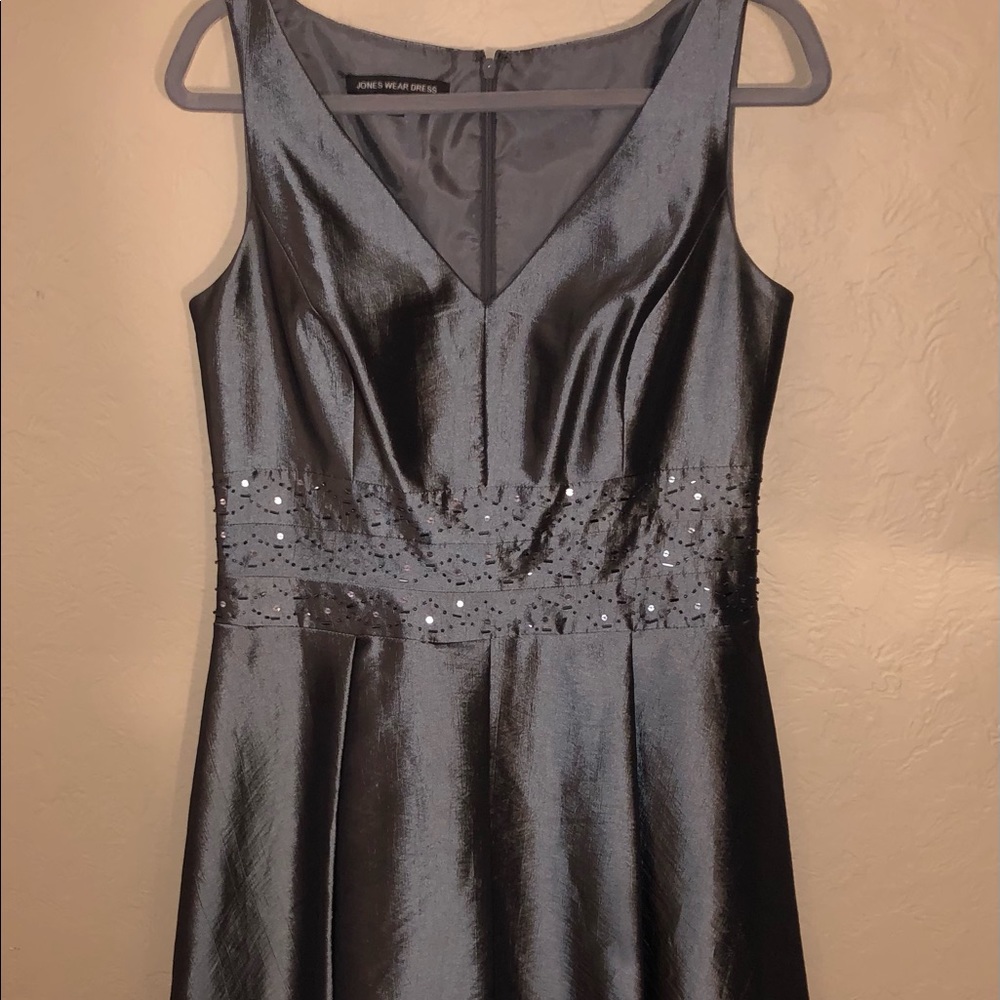 Size 10. Silver. Semi-Formal Dress